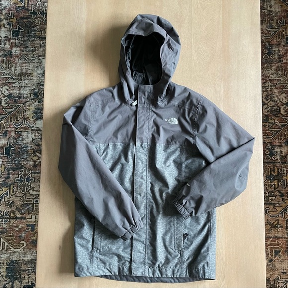 The North Face Black and Gray Boys' Jacket - Picture 1 of 8